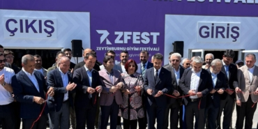 Zeytinburnu’nda giyim festivaline yoğun ilgi