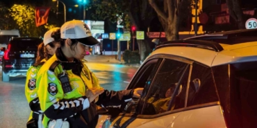 Kadıköy’de polis ekiplerinden bayram denetimi