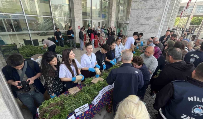 Bursa’da ücretsiz fide izdihamı
