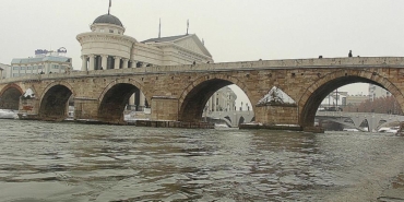 Esenler Belediyesi Üsküp’teki Taş Köprü’yü aydınlatacak