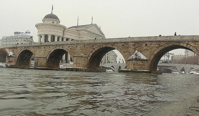 Esenler Belediyesi Üsküp’teki Taş Köprü’yü aydınlatacak