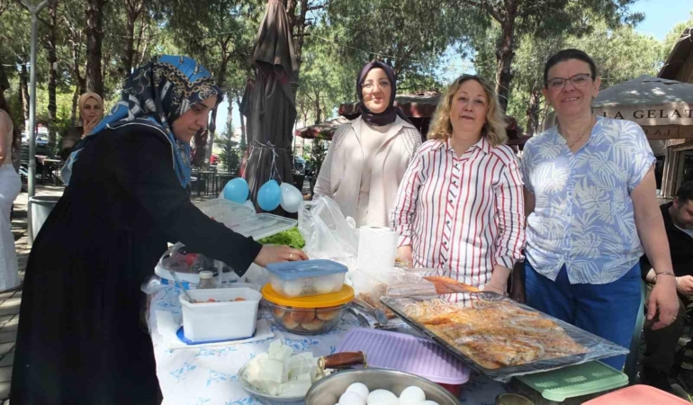 Balıkesir’de Çölyaklılar geleneksel kahvaltıda buluştu