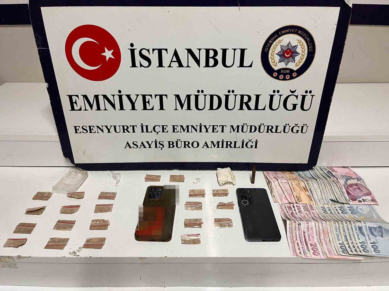Esenyurt’ta, boş binada uyuşturucu ticareti yapan şahıslar yakalandı