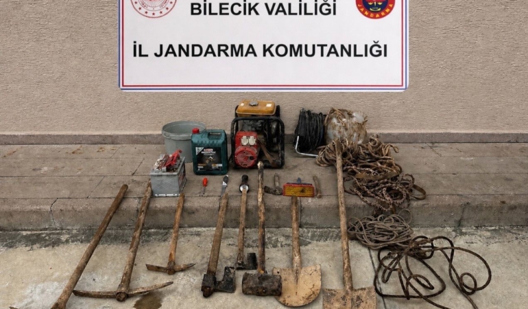 Bilecik’te define arayan 5 kişi suçüstü yakalandı