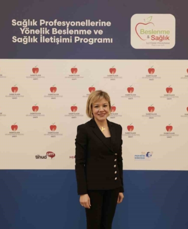 Sabri Ülker Vakfı’nın beslenme ve sağlık iletişimi programı kapsamında binlerce hekim ve eczacıya ulaşıldı