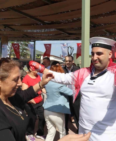 Yalova’da engelli gençlere asker eğlencesi