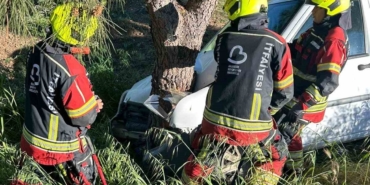 Burhaniye’de şarampole düşen otomobilin sürücü yaralandı