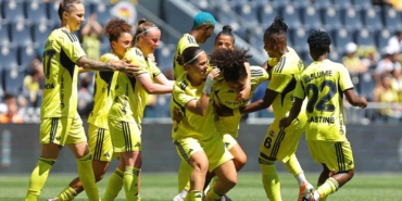 Kadın Futbol Süper Ligi’nde şampiyon olan Fenerbahçe, Ünye’yi 8-0 yendi
