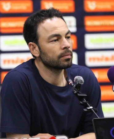 Selçuk İnan: "Bu sene takım ruhuyla ligde kaldık"
