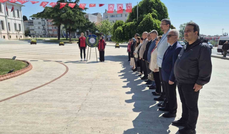 Gençlik Haftası etkinliklerinde caddeden geçen herkes İstiklal Marşı’na eşlik etti