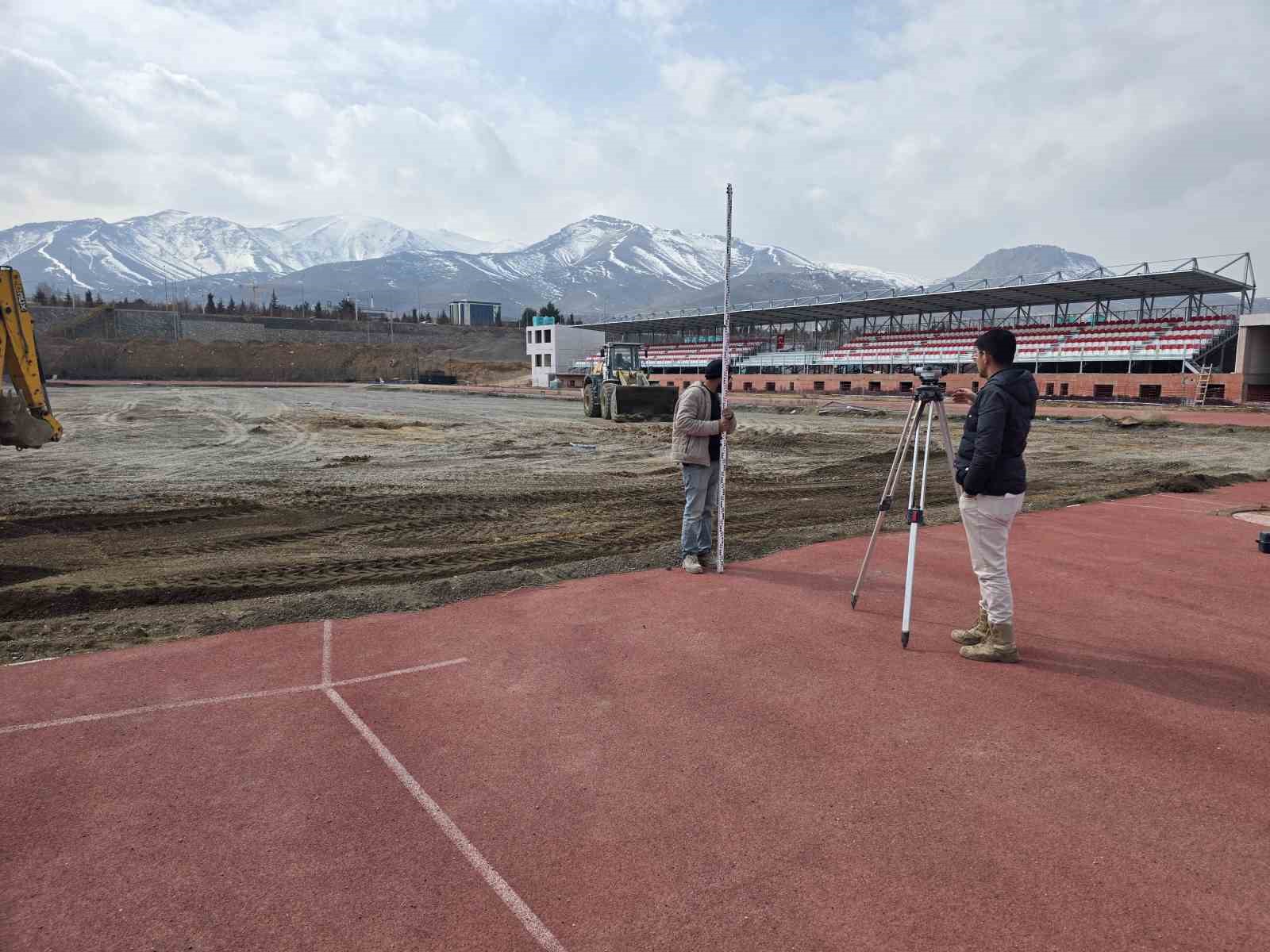 Ahmet Karadağ: "Malatya’da yapımı devam eden tesisi Türk sporuna kazandıracak olmanın heyecanını yaşıyoruz"