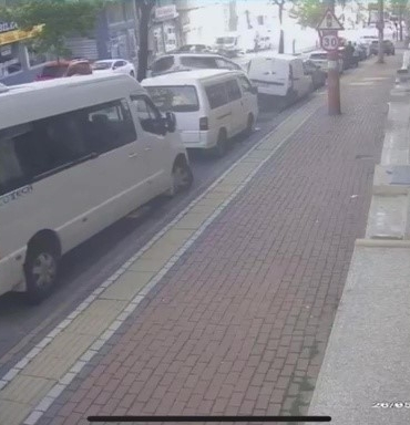 Bursa’da ortalık savaş alanına döndü: 6 araca çarptı takla atarak durabildi