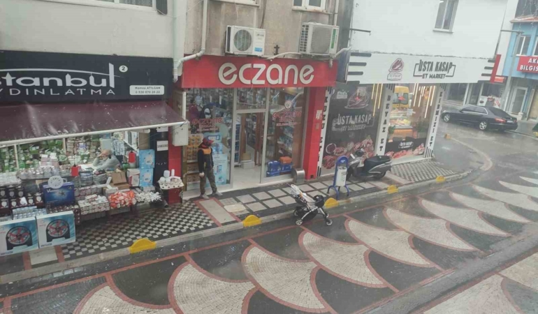 Keşan’da sağanak yağış etkili oldu