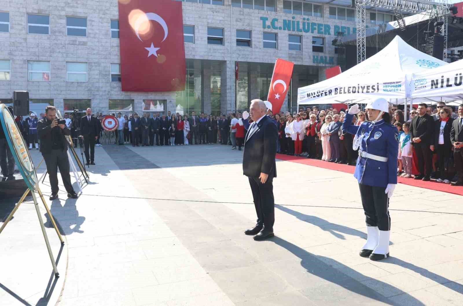 Nilüfer, 19 Mayıs’ı Cumhuriyet Meydanı’nda karşıladı