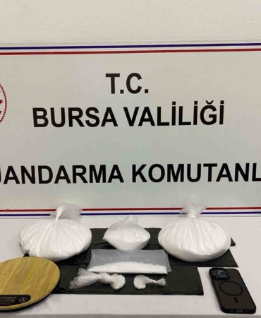 Bursa’da jandarmadan uyuşturucu operasyonu: 2 kilo 355 gram metamfetamin ele geçirildi