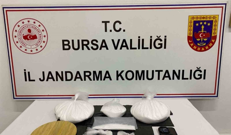 Bursa’da jandarmadan uyuşturucu operasyonu: 2 kilo 355 gram metamfetamin ele geçirildi