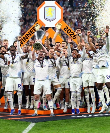 UEFA Avrupa Ligi şampiyonu Aston Villa kupasını aldı