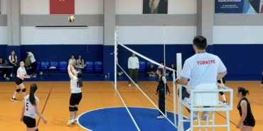 Bilecik’te liseler arası voleybol müsabakası nefes kesti