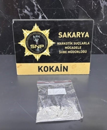 Polis ekiplerinin durdurduğu araçtan kokain çıktı: Sürücü tutuklandı