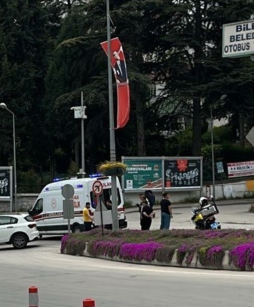 Yayaya çarpmamak için manevra yapınca hastanelik oldu