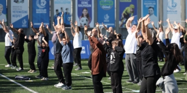 Bağcılar’da çocuklar ve yetişkinler zumba etkinliğinde bir araya geldi