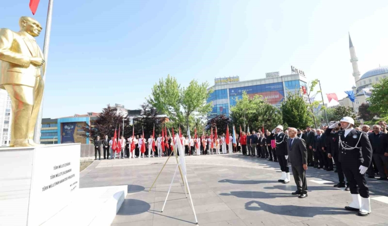 Küçükçekmece’de gün boyu süren 19 Mayıs coşkusu