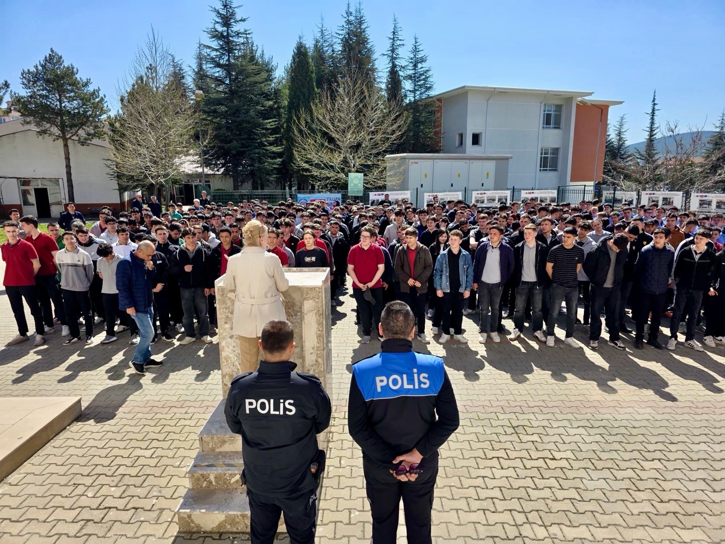 Bilecik’te öğrencilere bilinçli sosyal medya ve güvenlik eğitimi