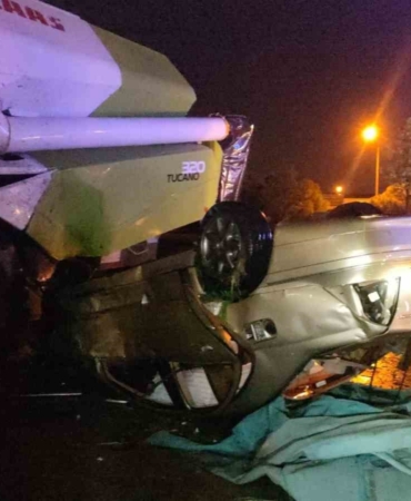 Tekirdağ’da taklalar atan otomobilin fuar alanına uçtuğu kaza kamerada