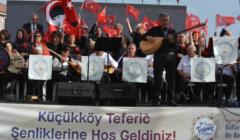 Ayvalık Teferic Şenlikleri’nden türküler yükseldi