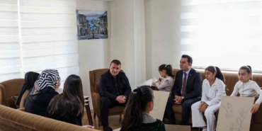 Vali Sözer çocuklarla bir araya geldi