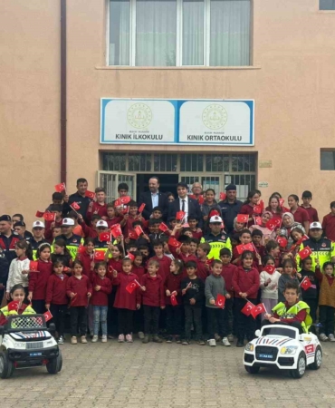 Kaymakam Kara’dan miniklere hayat kurtaran uyarı