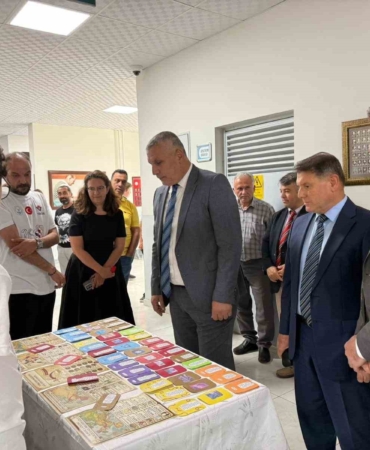 Burhaniye’de TÜBİTAK 4006-A Bilim Fuarı düzenlendi