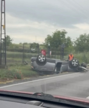 Takla atan otomobilin sürücüsü yaralandı