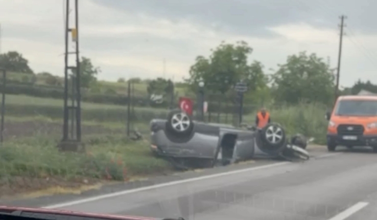 Takla atan otomobilin sürücüsü yaralandı