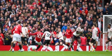 Dev maçta Manchester United, evinde Liverpool’u yendi