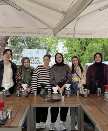 Biri filtre kahve yaptı, diğeri Türk kahvesi: Kuşaklar arası köprü