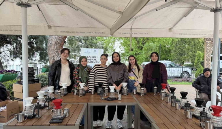 Biri filtre kahve yaptı, diğeri Türk kahvesi: Kuşaklar arası köprü