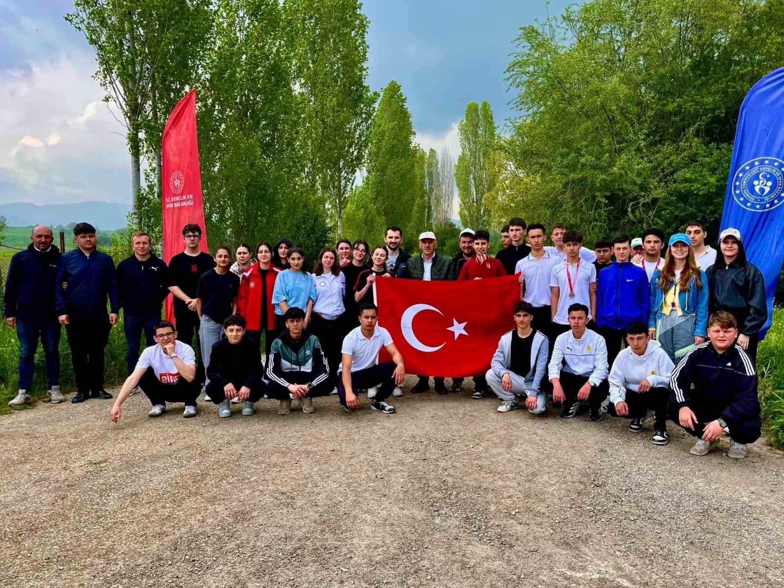 Bilecik’te ‘Gençlik Haftası’ kros yarışması tamamlandı