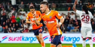 Trendyol Süper Lig: RAMS Başakşehir: 2 - Samsunspor: 0 (İlk yarı)