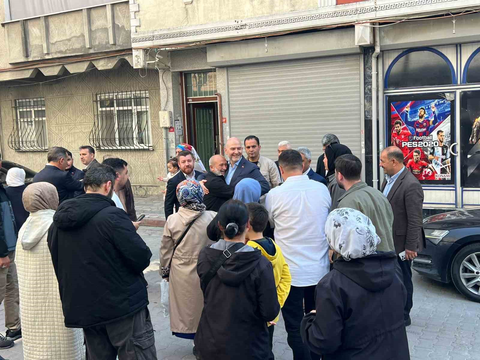 AK Parti İstanbul milletvekilleri vatandaşlarla buluşuyor