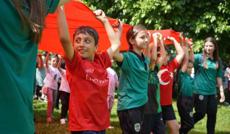 Sakarya’da 19 Mayıs coşkusu: Bando eşliğinde yürüdüler