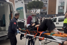 Bursa’da alt geçit yerine yolu kullanan yayaya otomobil çarptı