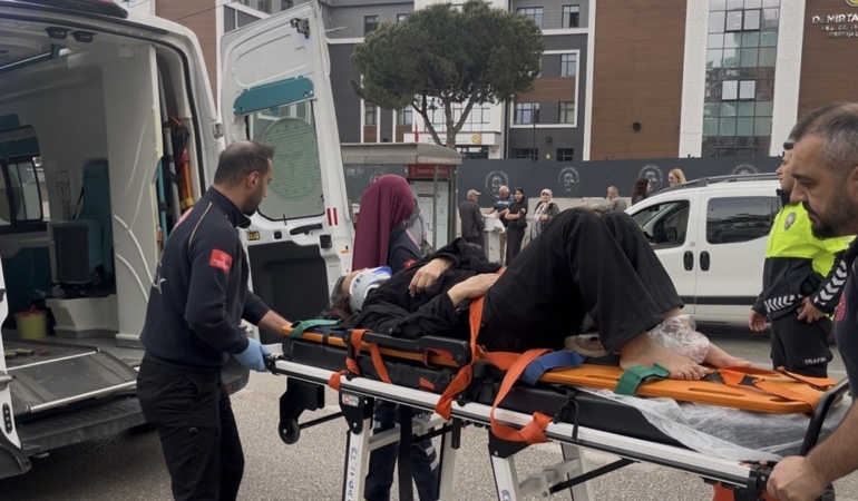Bursa’da alt geçit yerine yolu kullanan yayaya otomobil çarptı