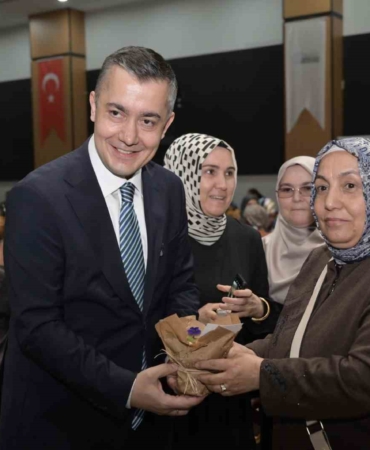 Esenyurt’ta Anneler Günü Programı’nda Kadın Doğum ve Çocuk Hastanesi müjdesi