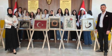 Burhaniye’de Filoğrafi kursundaki eserler ilgi gördü
