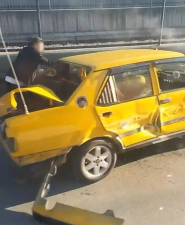 Alkollü sürücü direksiyon hakimiyetini kaybetti, bariyerlere çarptı