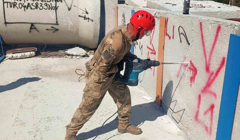 AFAD’dan askeri personele enkazda arama kurtarma eğitimi