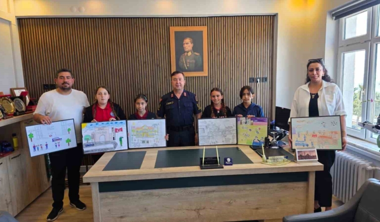 Esenköy’de öğrencilerden jandarmaya anlamlı ziyaret