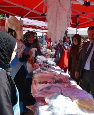Bilecik’te ‘İki İnsan Bir Hayat: Aile’ temalı ‘Hayır Çarşısı’ açıldı
