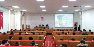 BŞEÜ’de geri dönüşüm malzemeleri sanata dönüştü